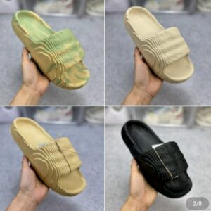 YE11zy slippers