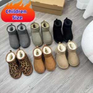 Uu g sandals y