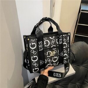 Gue$$ bag y