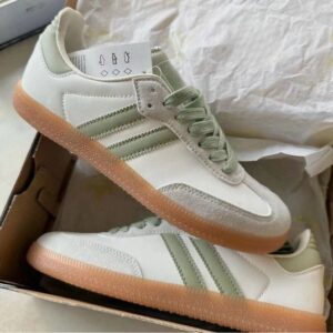 Ad1d@s sneakers y