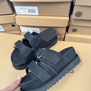 U ug slippers y