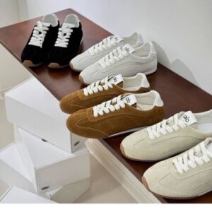 A10 sneakers y