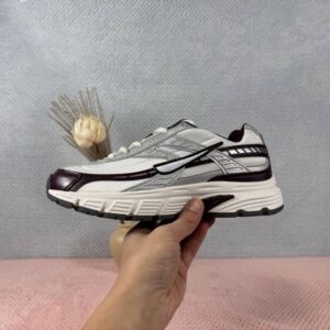 N-k In1t1@t0r sneakers y