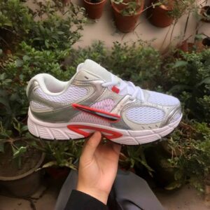 N-k V 5 R nn R sneakers y