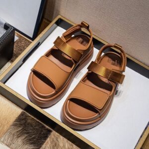 Uu g sandals y