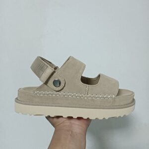 Uu g sandals y