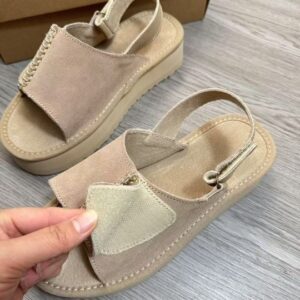 Uu g sandals y