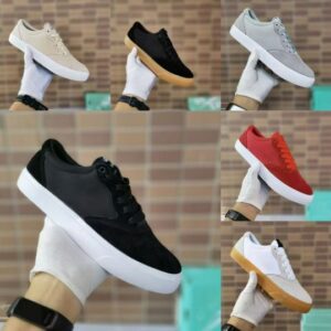 Casual sneakers y