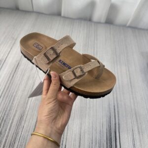 B1rk3n slippers y