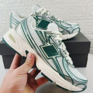 NB sneakers y