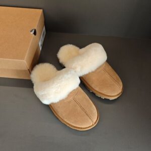 Uug slippers y