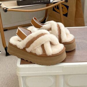 Uug slippers y