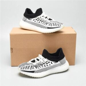 Y33zy sneakers y