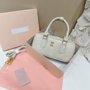 M1u handbag y