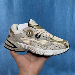 Casual sneakers y