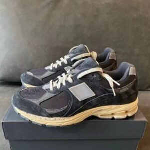 N bb 2OO2R sneakers y